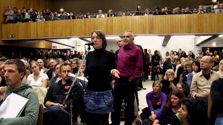 Das Publikum bei einer Bürgerversammlung zum Heliosgelände. Foto: Anna Ditges Köln 2014